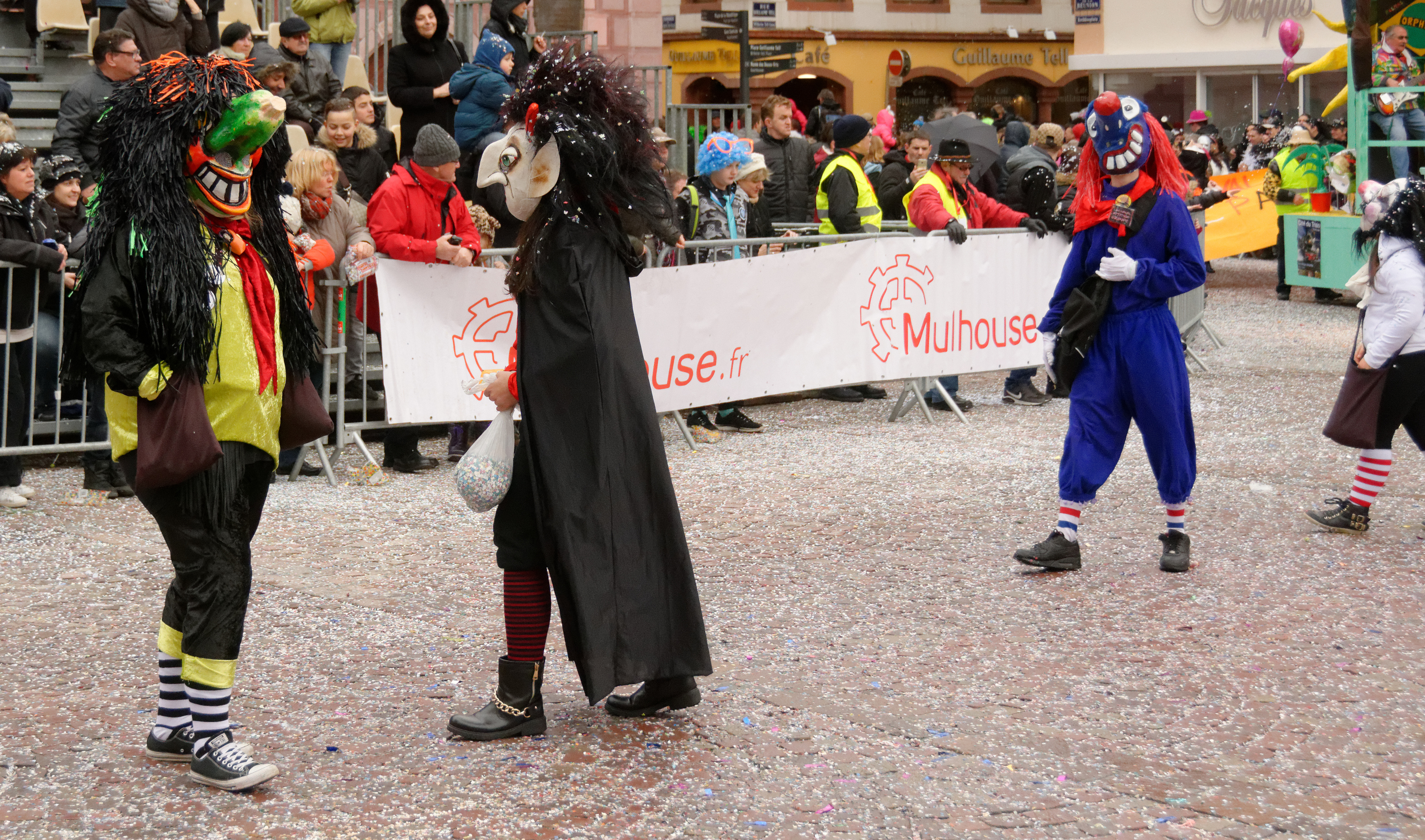 Carnaval Attitude Groupe, Carnaval de Mulhouse, les 12 ; 13 et 14 février 2016
Fasnacht von Milhüsa


Mot du Maire :
Chaque année à Mulhouse, le Carna