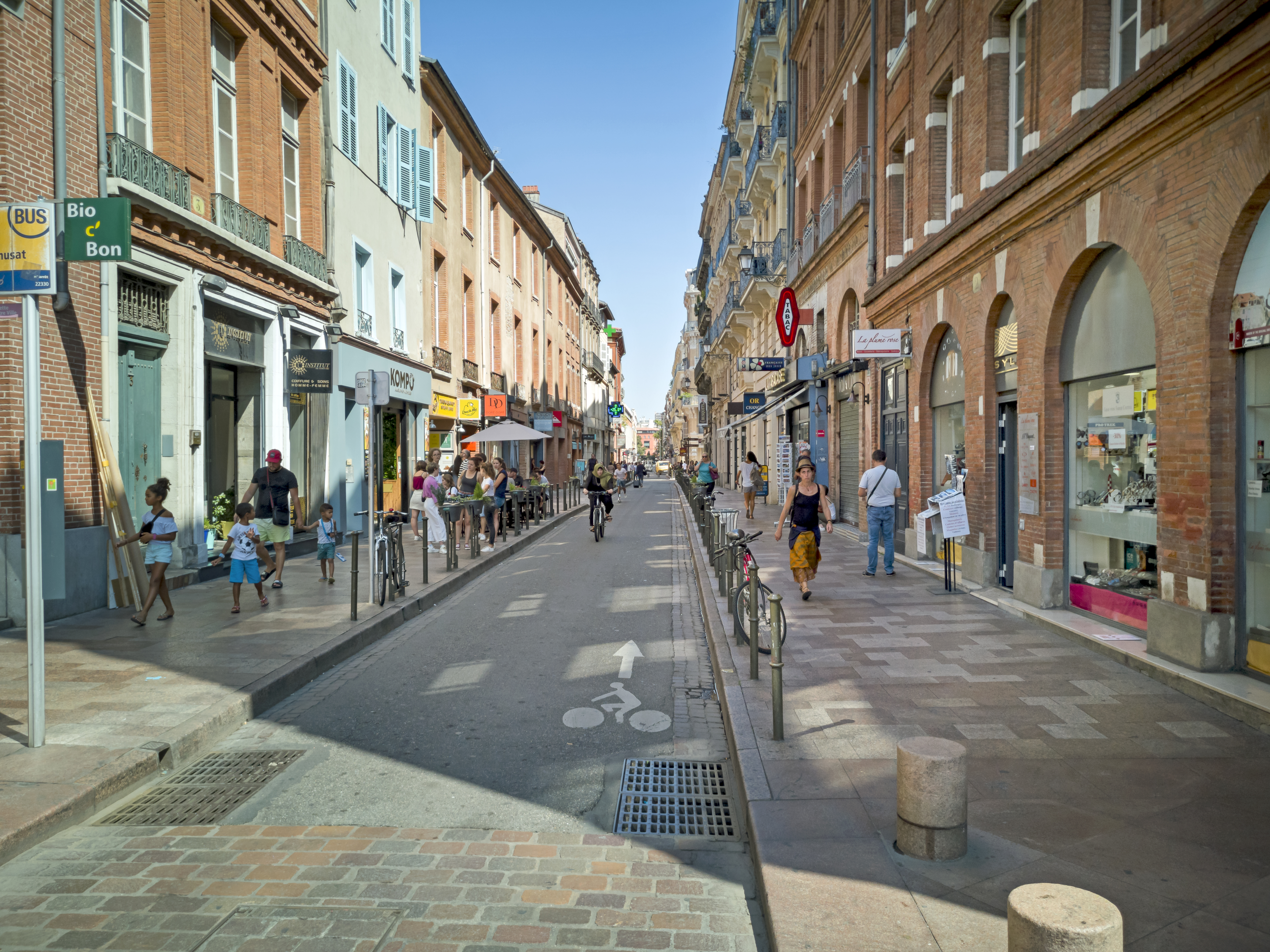 Rue de Rémusat, in Toulouse - viewed from place du Capitole