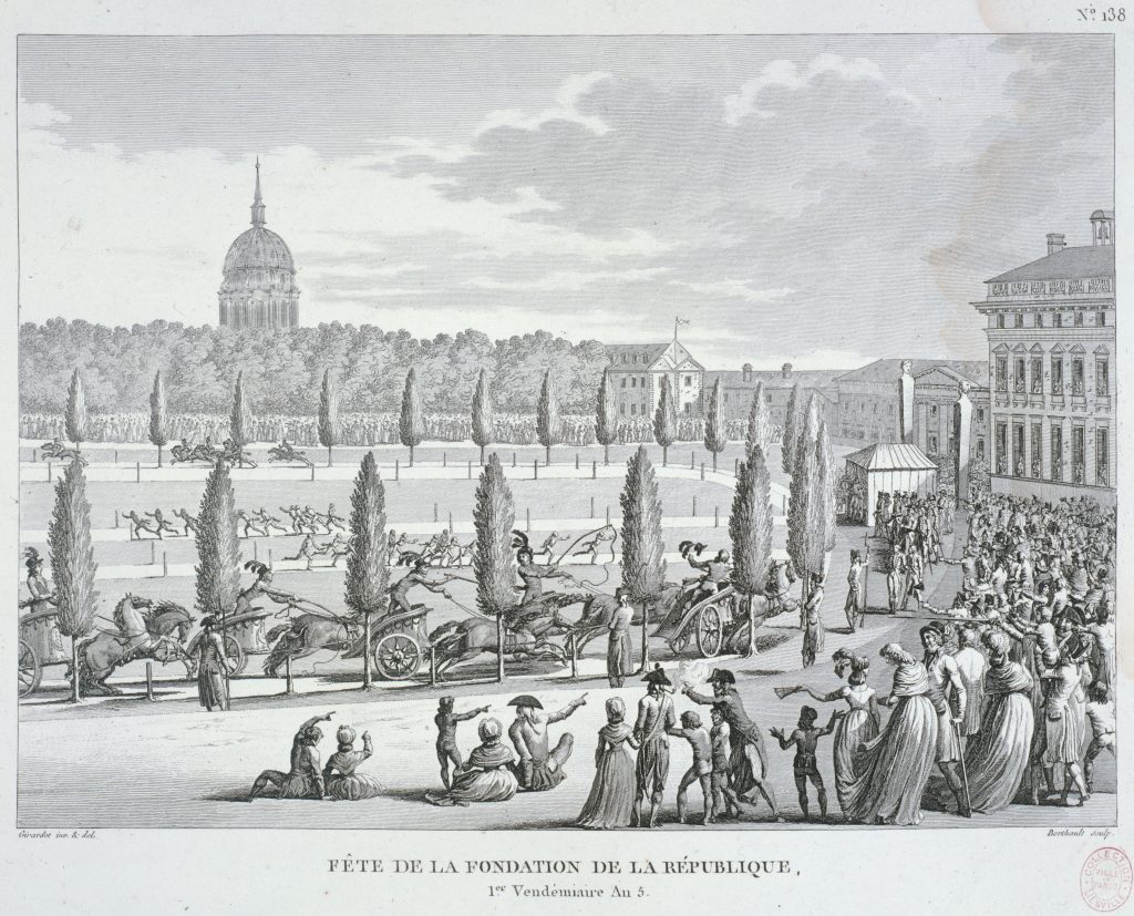 Gravure ancienne : course de chars et foule lors d'une fête révolutionnaire près d'un dôme