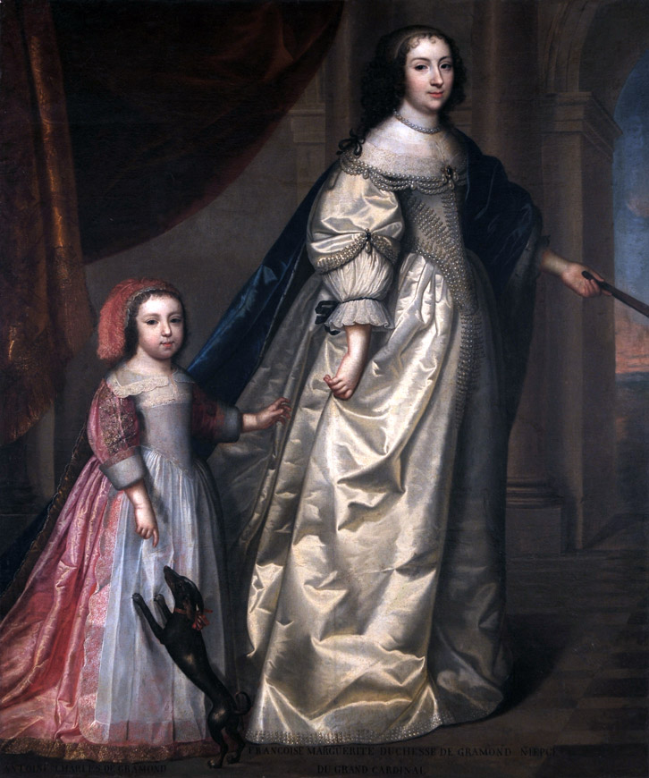 Portrait ancien d'une femme en robe de satin blanc tenant un enfant, petit chien noir