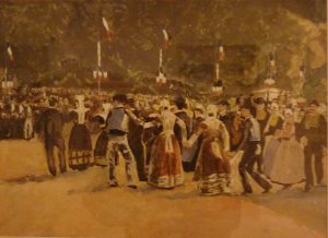 Danseurs en costumes traditionnels bretons sur une place pavoisée de drapeaux tricolores, foule autour